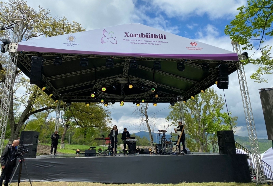 Le Festival international de folklore « Kharybulbul » suit son cours à Choucha