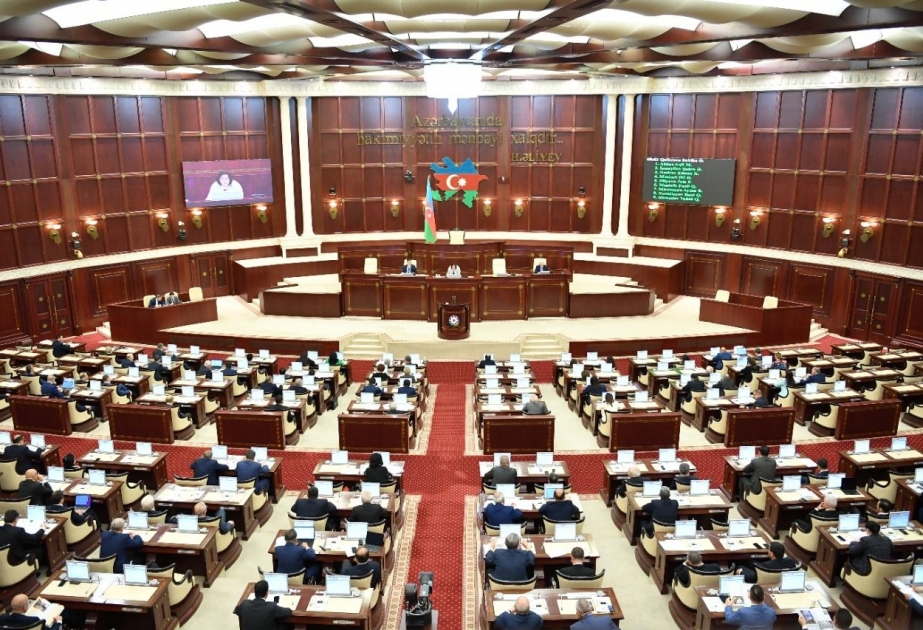 Milli Məclisin plenar iclasında 20 məsələyə baxılıb