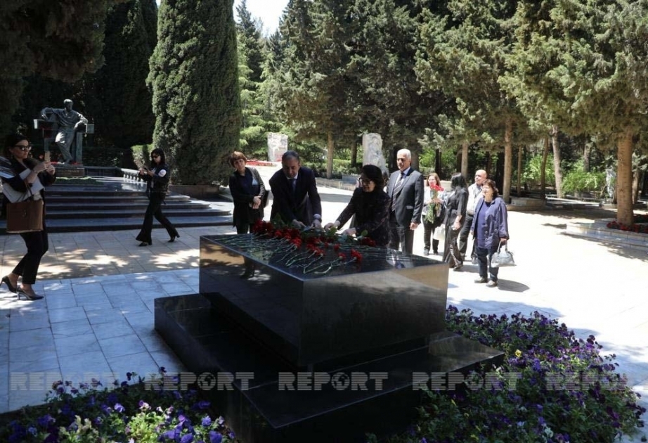 В Аллее почетного захоронения почтена память видного композитора Кара Караева