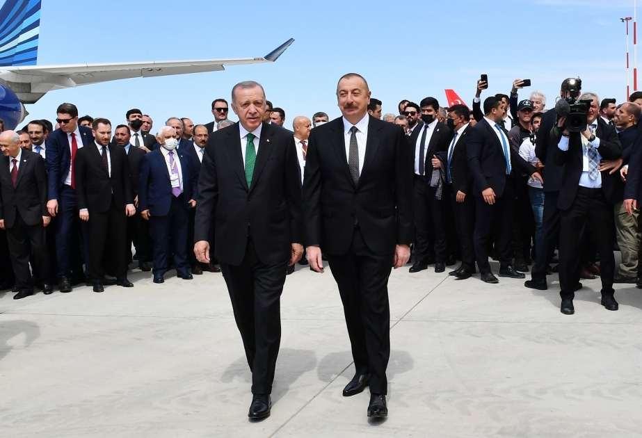 Präsident Ilham Aliyev ist zu Arbeitsbesuch in der Türkei eingetroffen VIDEO