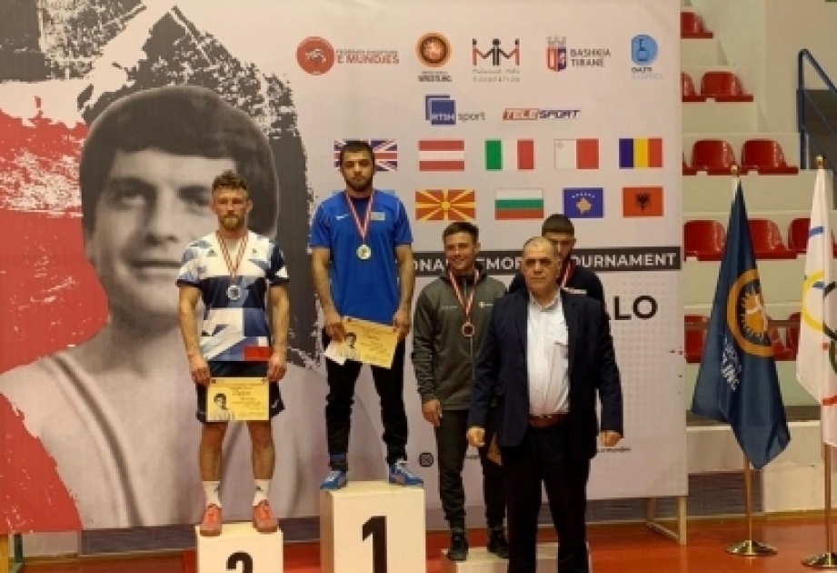 Luchadores azerbaiyanos ganaron 2 medallas de oro en Albania