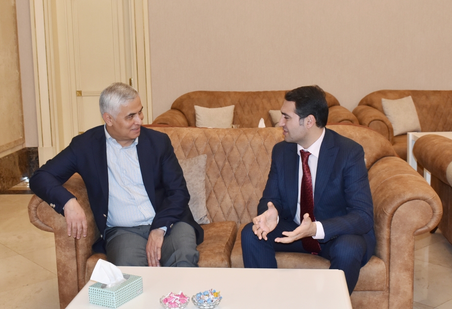 Generalsekretär der Organisation für wirtschaftliche Zusammenarbeit ist zu Besuch in Aserbaidschan