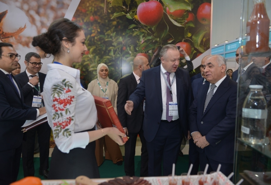 El Primer Ministro visita la Exposición Agrícola Internacional y la Exposición Internacional de la Industria Alimentaria de Azerbaiyán