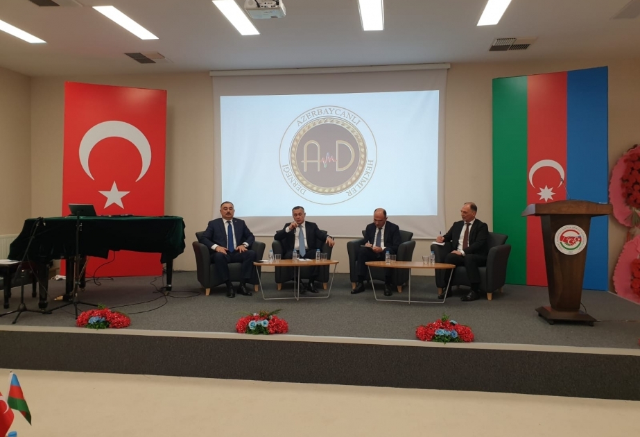 Delegación del Ministerio de Sanidad de Azerbaiyán se reúne con miembros de la Asociación de Médicos de Azerbaiyán en Turquía