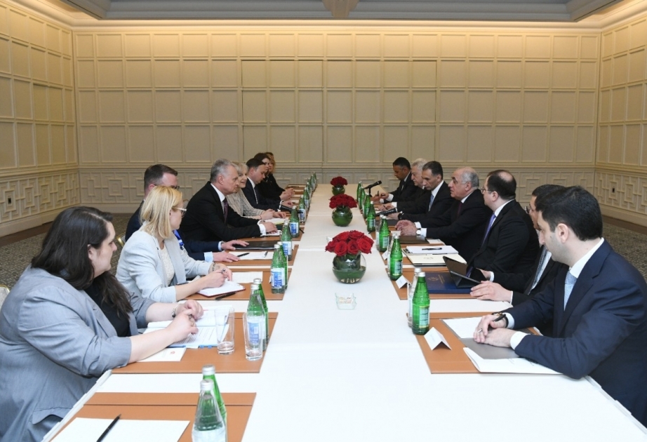 El primer ministro de Azerbaiyán se reúne con el presidente lituano Gitanas Nauséda
