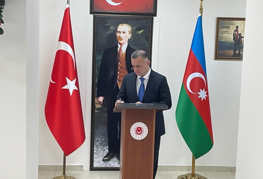 Səhiyyə naziri qardaş Türkiyədə müalicə alan qazilərimizi ziyarət edib
