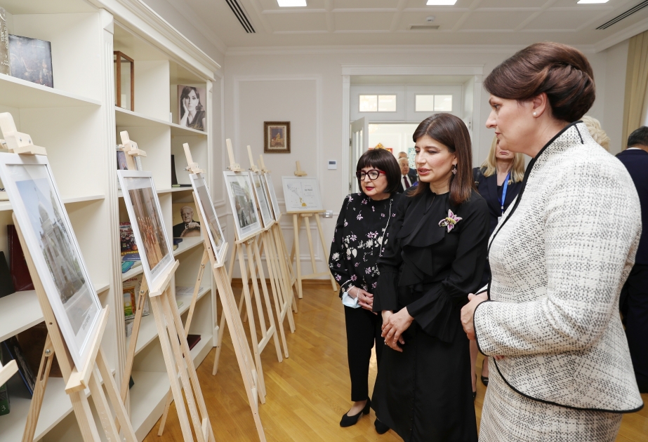 В Международном фонде тюркской культуры и наследия состоялось открытие выставки «Литовские караимы»