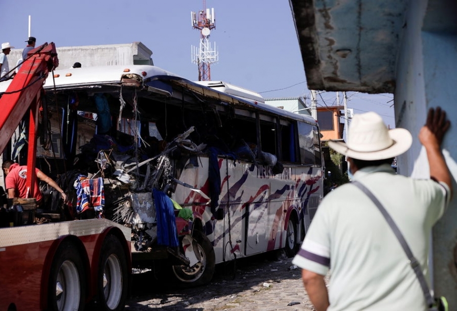 Meksikada avtobus qəzası nəticəsində 14 nəfər həlak olub