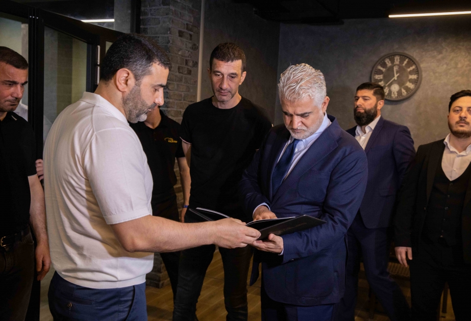 Tahir Gözəl Qurban Qurbanova məxsus idman mərkəzində olub