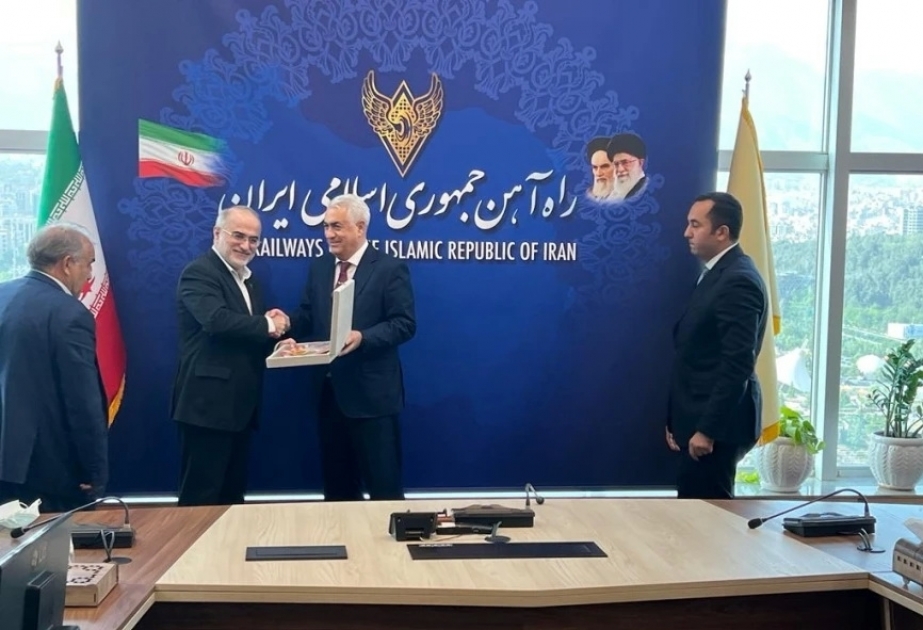 بحث آفاق التعاون في مجال السكك الحديد بين أذربيجان وإيران