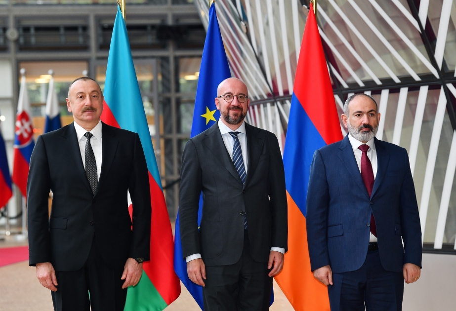 Réunion du président azerbaïdjanais avec le président du Conseil européen et le Premier ministre arménien VIDEO