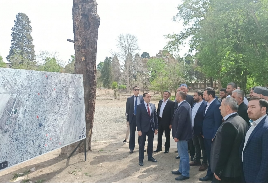 مجموعة من رجال الدين المسلمين من جورجيا تزور مناطق كنجة المنكوبة بصواريخ أرمينيا الباليستية