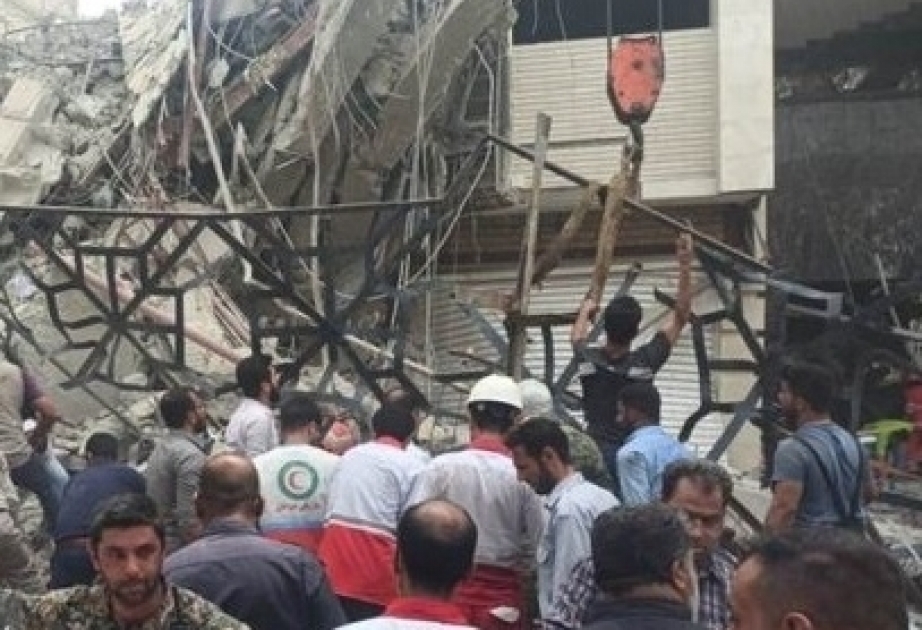 Un immeuble de 10 étages s’effondre en Iran