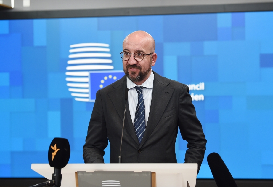 EU-Ratspräsident Charles Michel gibt nach Treffen mit Präsident Ilham Aliyev und Premierminister Nikol Paschinjan EU- eine Presseerklärung ab