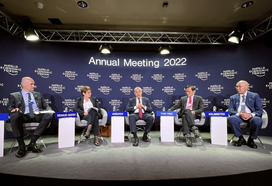 Wirtschaftsminister Mikayil Jabbarov nimmt am Wirtschaftsforum in Davos teil