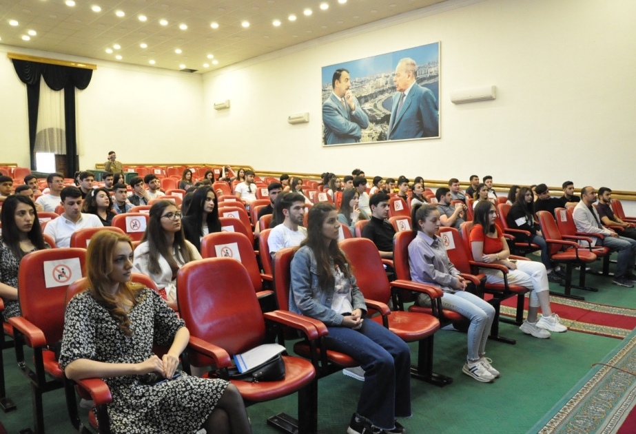 Tələbələr fövqəladə hallar zamanı davranış və təhlükəsizlik qaydaları barədə məlumatlandırılıblar