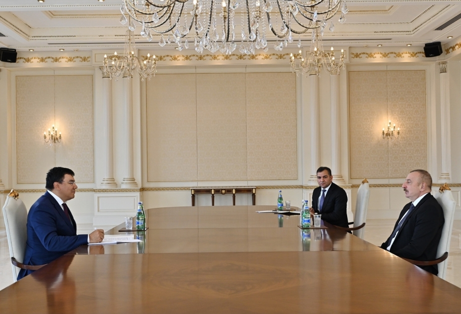 El Presidente Ilham Aliyev recibió al Viceprimer Ministro de Uzbekistán