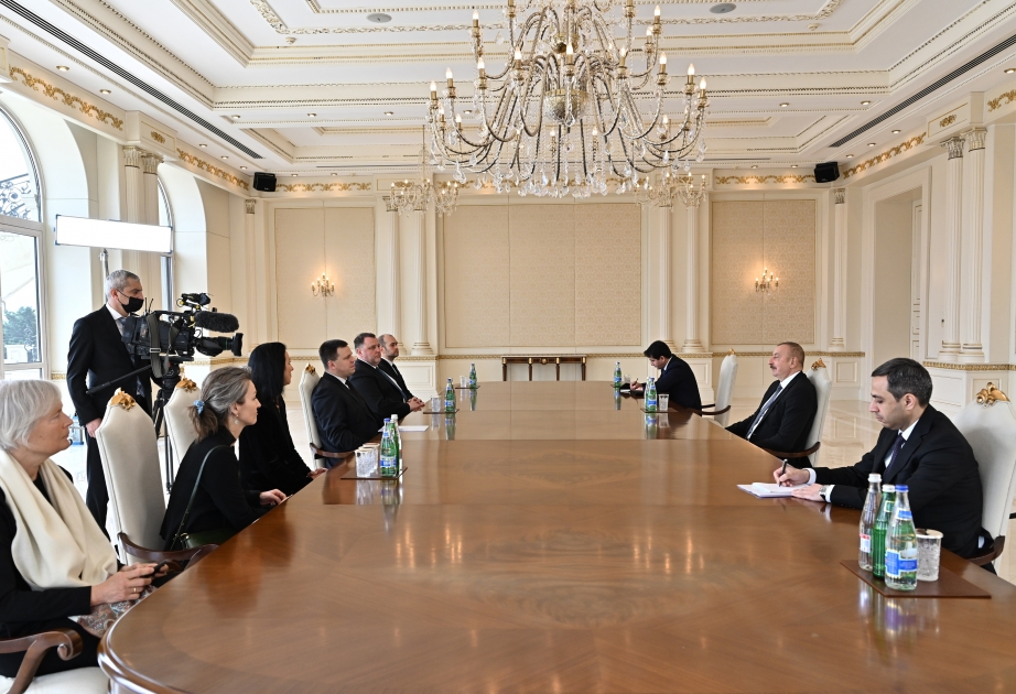 Prezident İlham Əliyev Estoniya parlamenti sədrinin başçılıq etdiyi nümayəndə heyətini qəbul edib YENİLƏNİB VİDEO