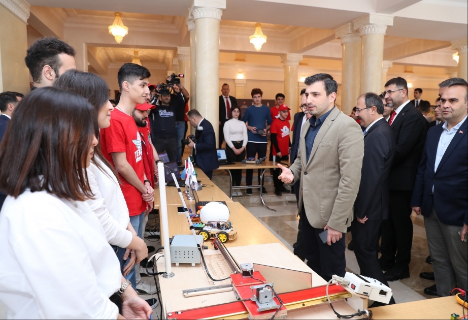 Selcuk Bayraktar recibe el título de doctorado honoris causa de la Universidad Técnica de Azerbaiyán