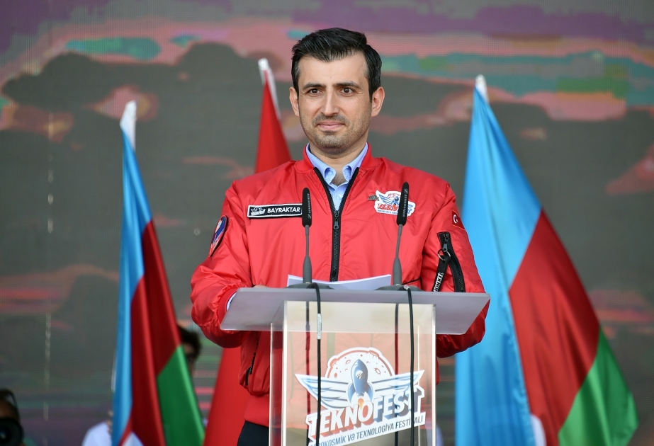 Сельчук Байрактар: Мы гордимся тем, что находимся рядом с нашими братьями в Баку