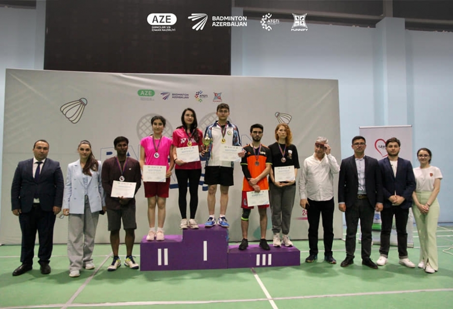 Müstəqillik Gününə həsr olunmuş tələbələr arasında badminton yarışının qalibləri müəyyənləşib