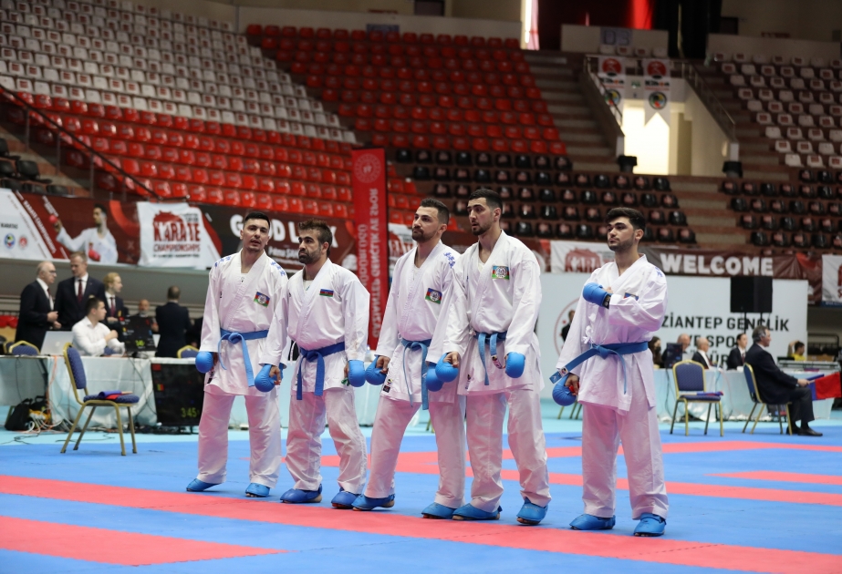 Aserbaidschanische Karate-Nationalmannschaft im Finale der Europameisterschaft