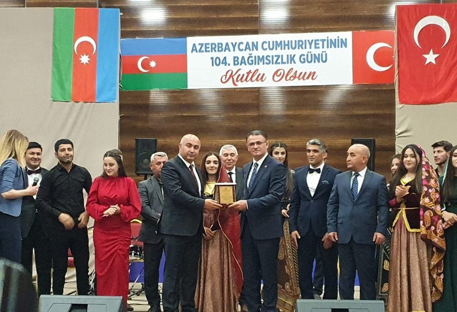 Türkiyənin Van şəhərində 28 May – Müstəqillik Günü münasibətilə təntənəli rəsmi qəbul keçirilib