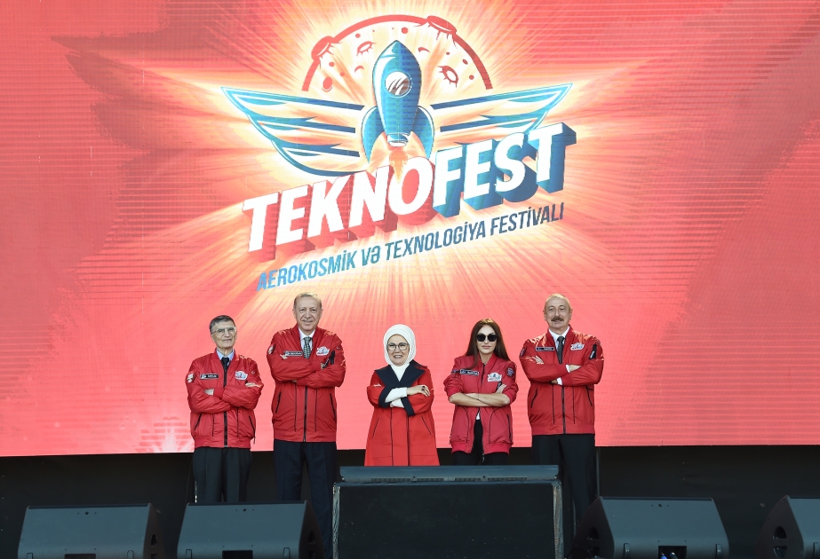 阿土两国总统出席在巴库举行的 “TEKNOFEST阿塞拜疆” 航空航天技术节