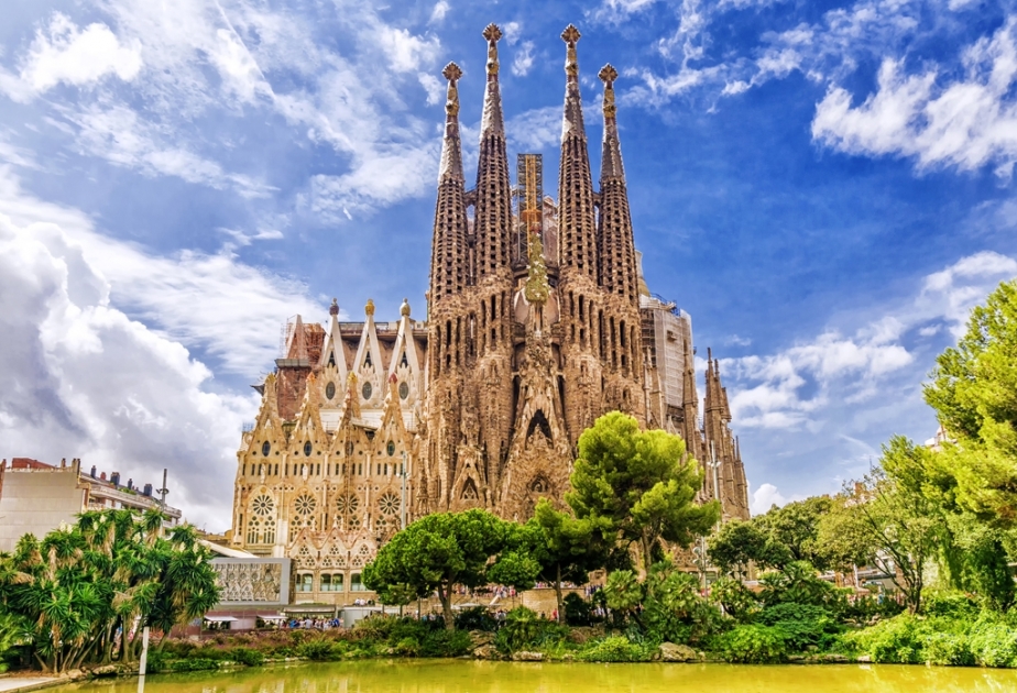 Barcelona's Gothic Masterpiece - Sagrada Familia
