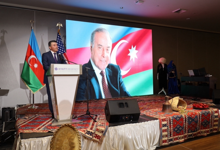 El Día de la Independencia de Azerbaiyán se celebra en Los Ángeles