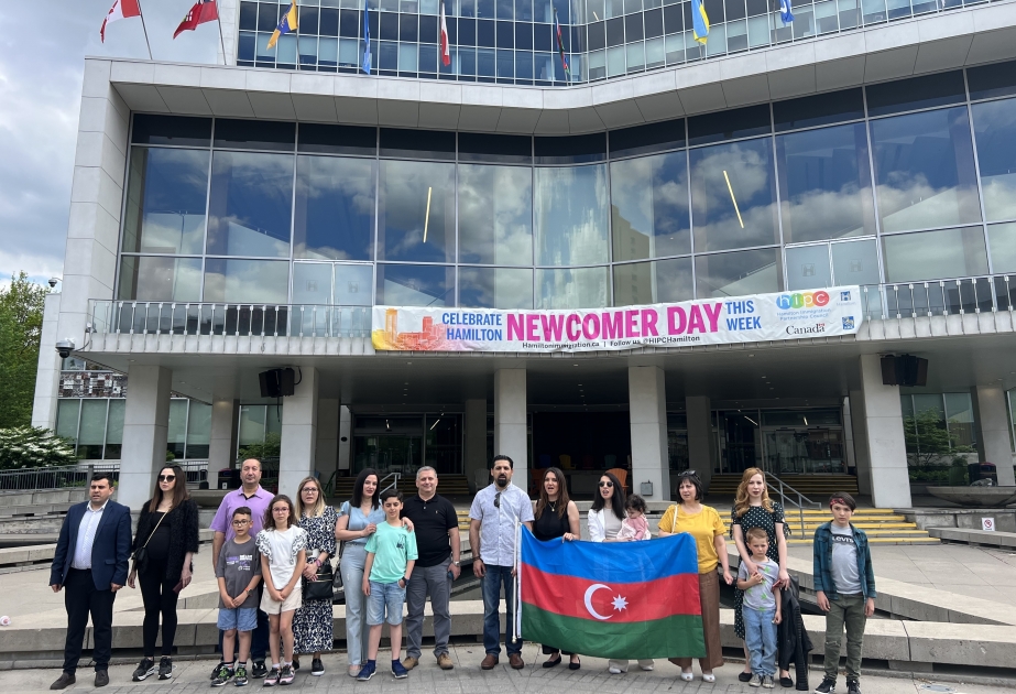 La bandera de Azerbaiyán fue izada en Hamilton, Canadá