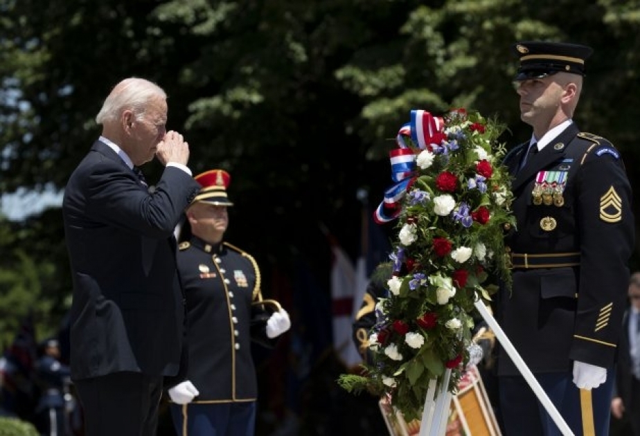 В День поминовения Джо Байден почтил память павших солдат