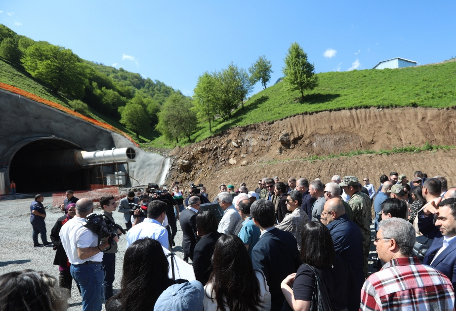 Representantes del cuerpo diplomático acreditado en Azerbaiyán efectúan una visita a Kalbajar