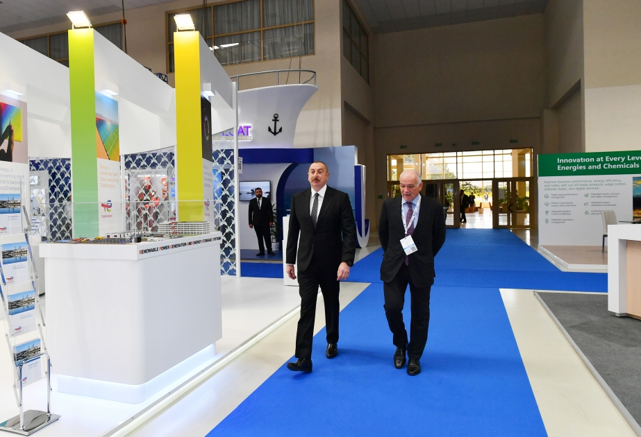 El presidente asiste a la ceremonia oficial de apertura de la 27ª Exposición Internacional de Petróleo y Gas del Caspio al margen de la Semana de la Energía de Bakú