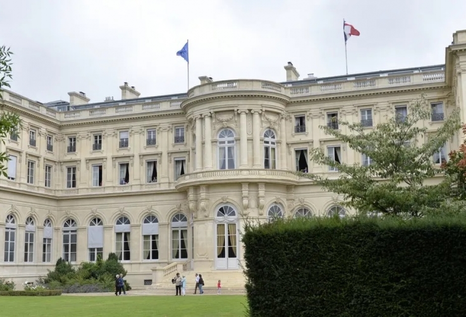 Fransada dövlət qulluğu sahəsində islahatlara etiraz olaraq diplomatlar tətil edirlər
