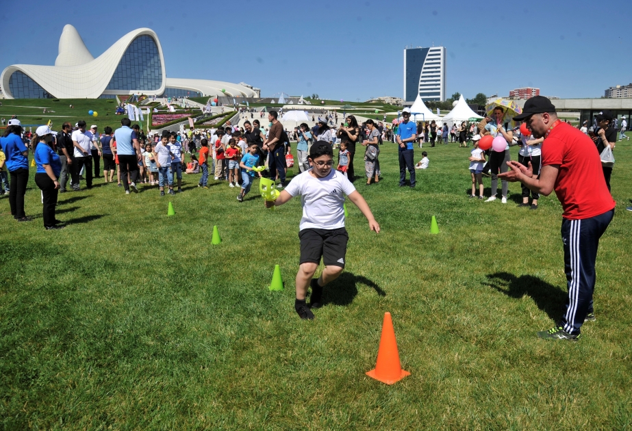 Children's Festival takes place in park of Heydar Aliyev Center