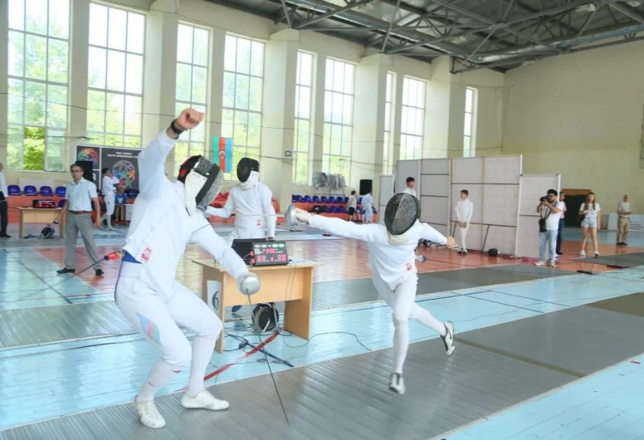 Milli Olimpiya Komitəsinin 30 illiyi münasibəti ilə keçirilən qılıncoynatma üzrə Azərbaycan çempionatına yekun vurulub