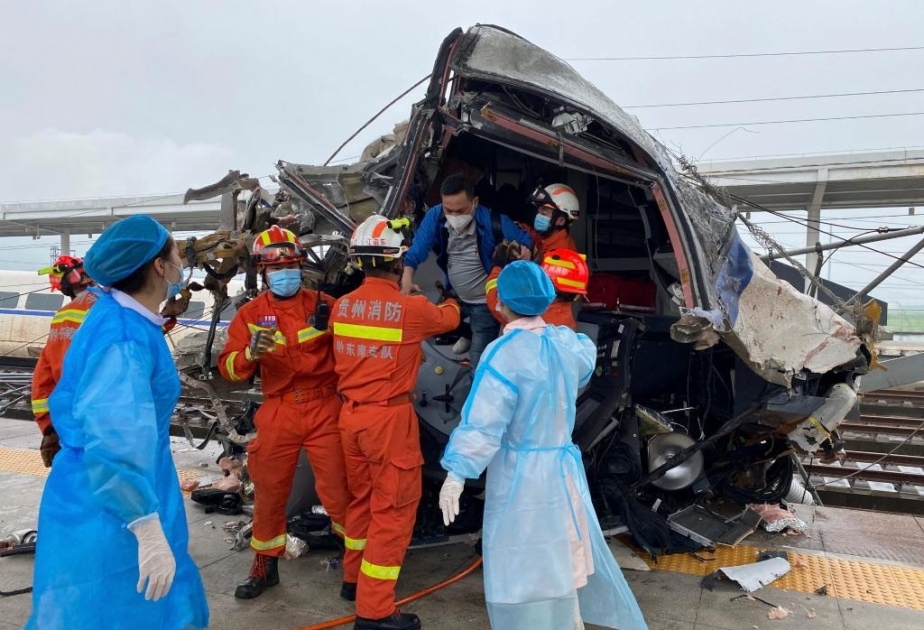 Один человек погиб и 8 пострадали в результате схода скоростного поезда с рельсов в Китае ВИДЕО