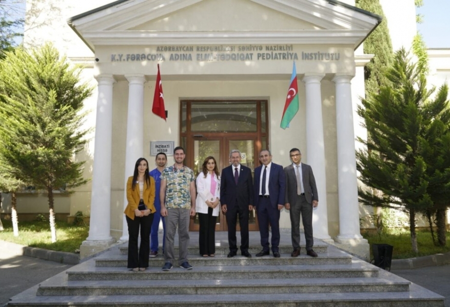 Ankara Universitetinin rektoru Elmi-Tədqiqat Pediatriya İnstitutunda olub
