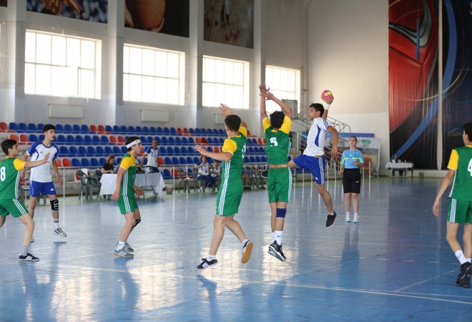 Yeniyetmə həndbolçular arasında Azərbaycan və Bakı birinciliyində növbəti görüşlər keçirilib