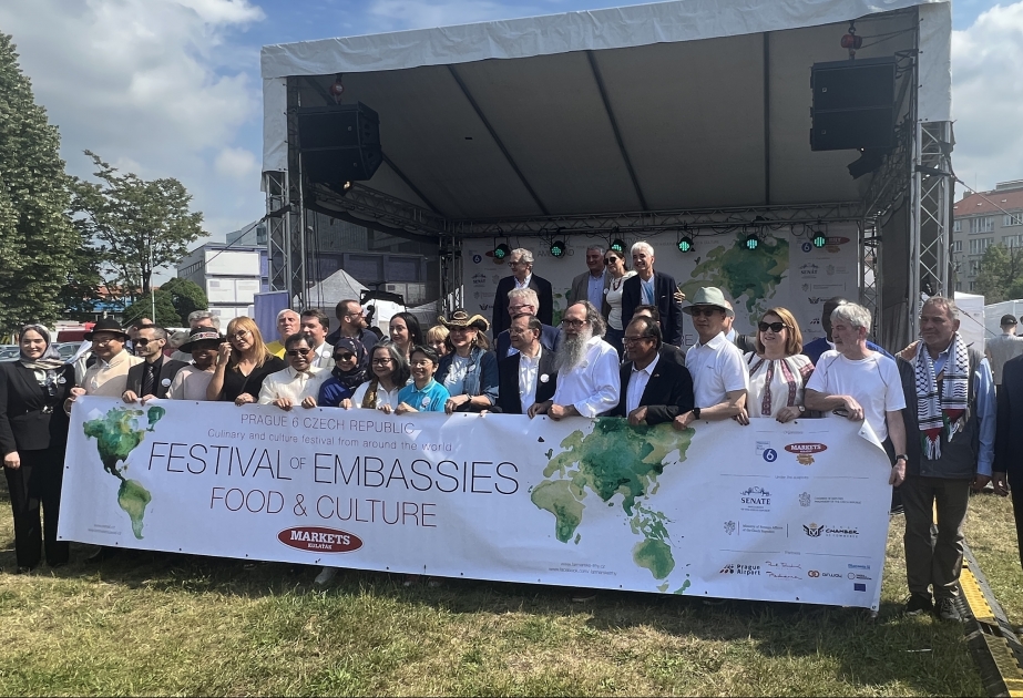 Aserbaidschan erstmals auf “Festival der Botschaften” in Prag vertreten VIDEO
