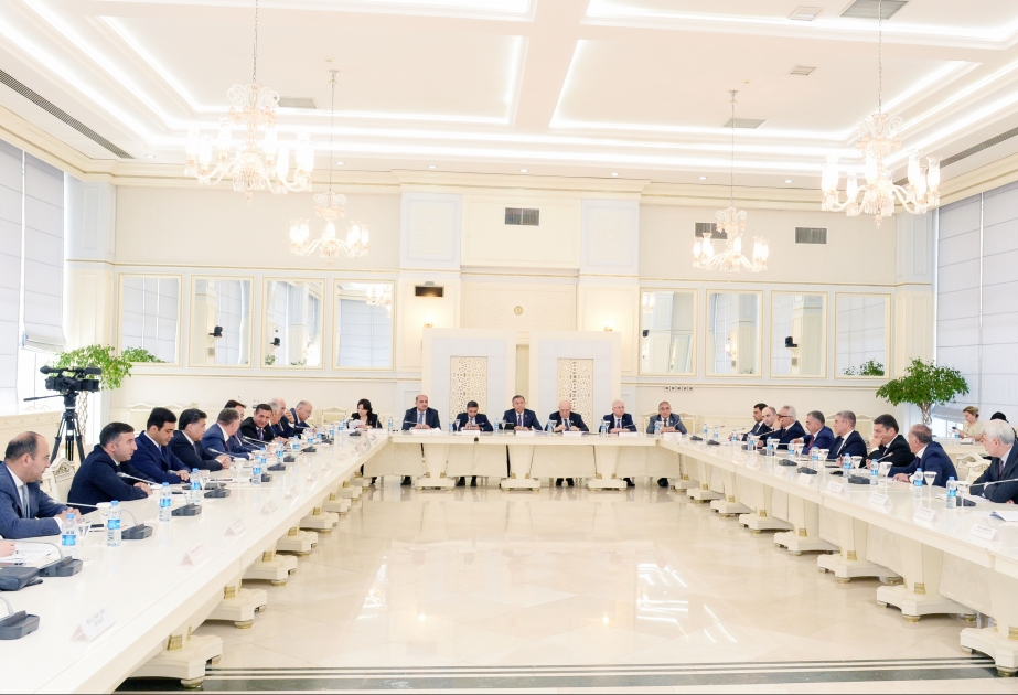 Milli Məclisdə "2021-ci ilin dövlət büdcəsinin icrası haqqında" qanun layihəsi ikinci oxunuşda müzakirə olunur