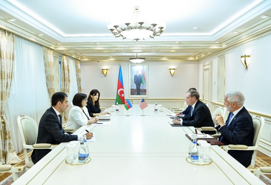 Azerbaiyán y Estados Unidos discuten temas de interés común