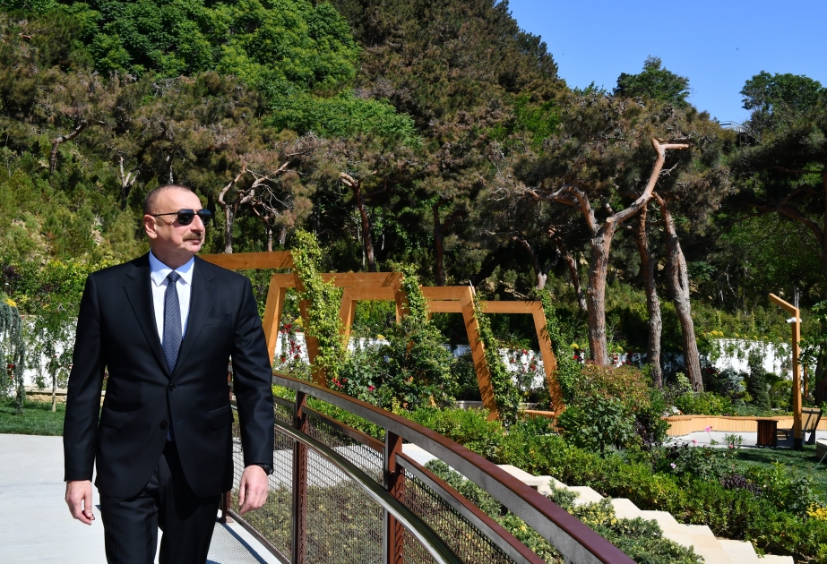 Prezident İlham Əliyev Bakıda yeni salınmış “Çəmbərəkənd” parkında yaradılan şəraitlə tanış olub VİDEO