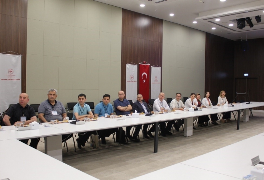 Azərbaycanın 15 dövlət tibb müəssisəsinin rəhbər heyəti Ankara Universitetinin təlimində iştirak edir