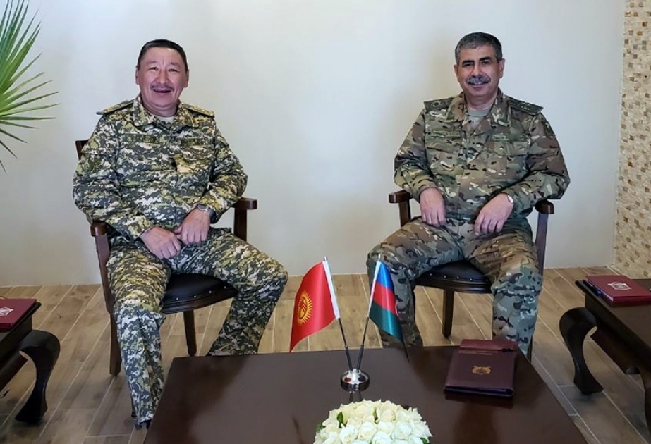 Cостоялась двусторонняя встреча министров обороны Азербайджана и Кыргызстана