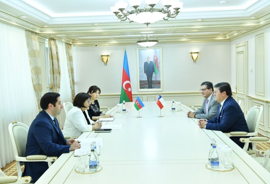 Presidenta del Parlamento de Azerbaiyán se reúne con el embajador de Chile en el país