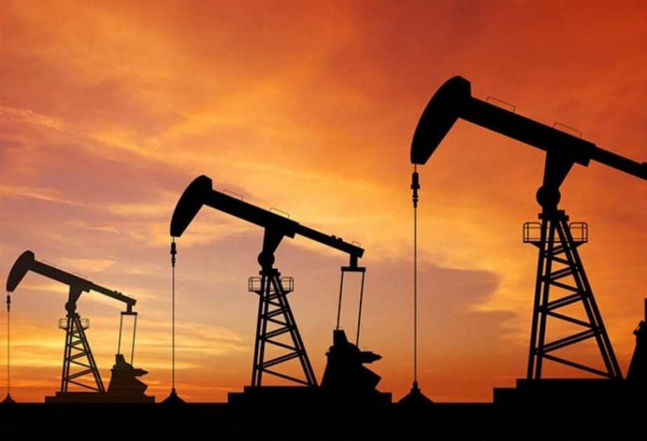 Цена барреля азербайджанской нефти превысила 130 долларов