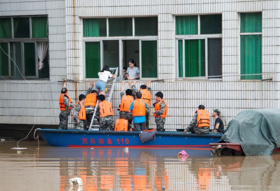 Heavy rains leave ten dead, hundreds of thousands displaced in China VIDEO