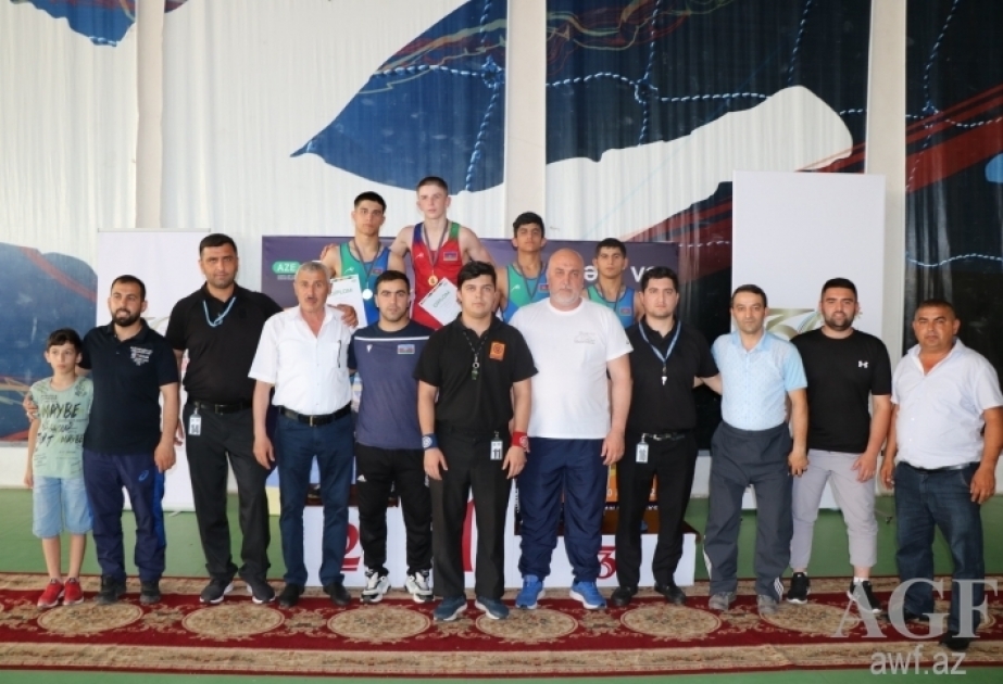 В третий день чемпионата Азербайджана по борьбе U-15 в Шагане определились победители в пяти весовых категориях